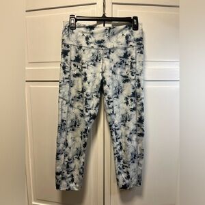 Cali Active Crop Leggings With Pockets Size Women’s Medium Color Blue And White